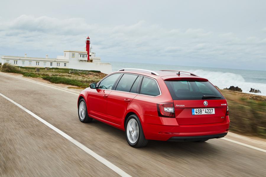  Skoda Octavia Combi G-Tec 2017 года  (WW) (фото 2 из 16)